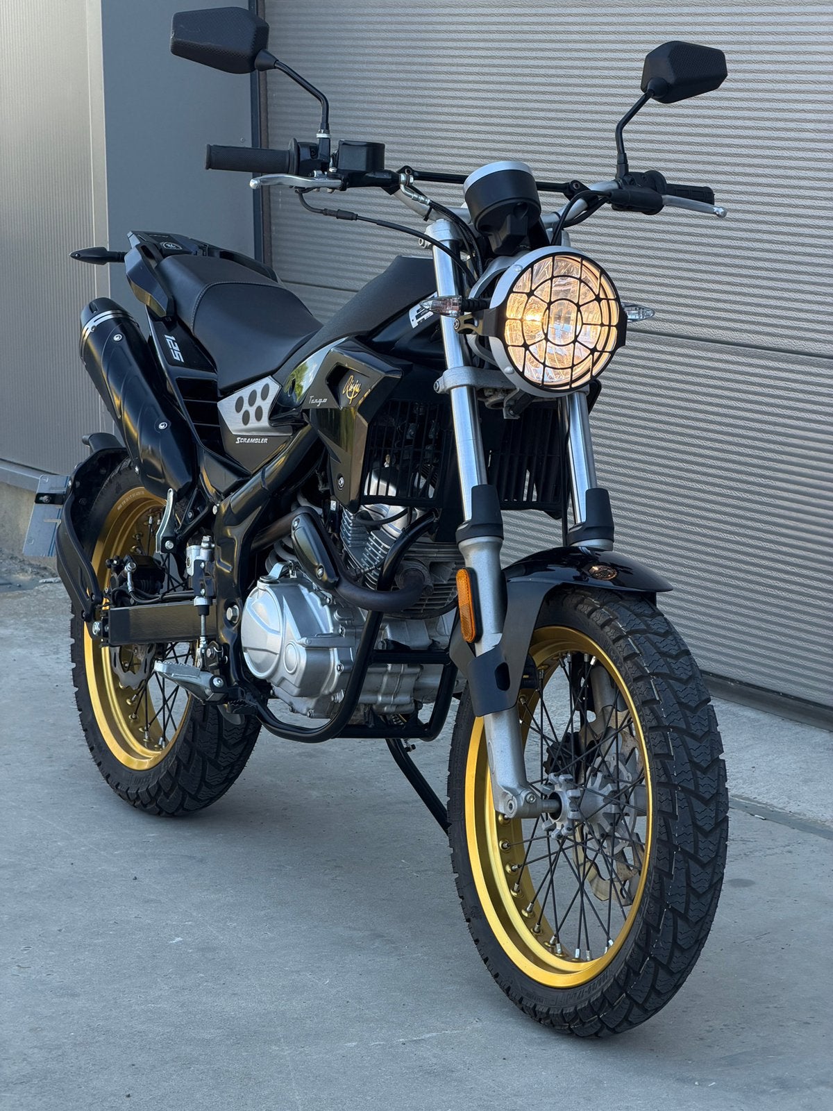 Rieju Scrambler 2021 125cc - nieuwstaat - 1200km, Occasion, Particulier, 125 cc, Enduro