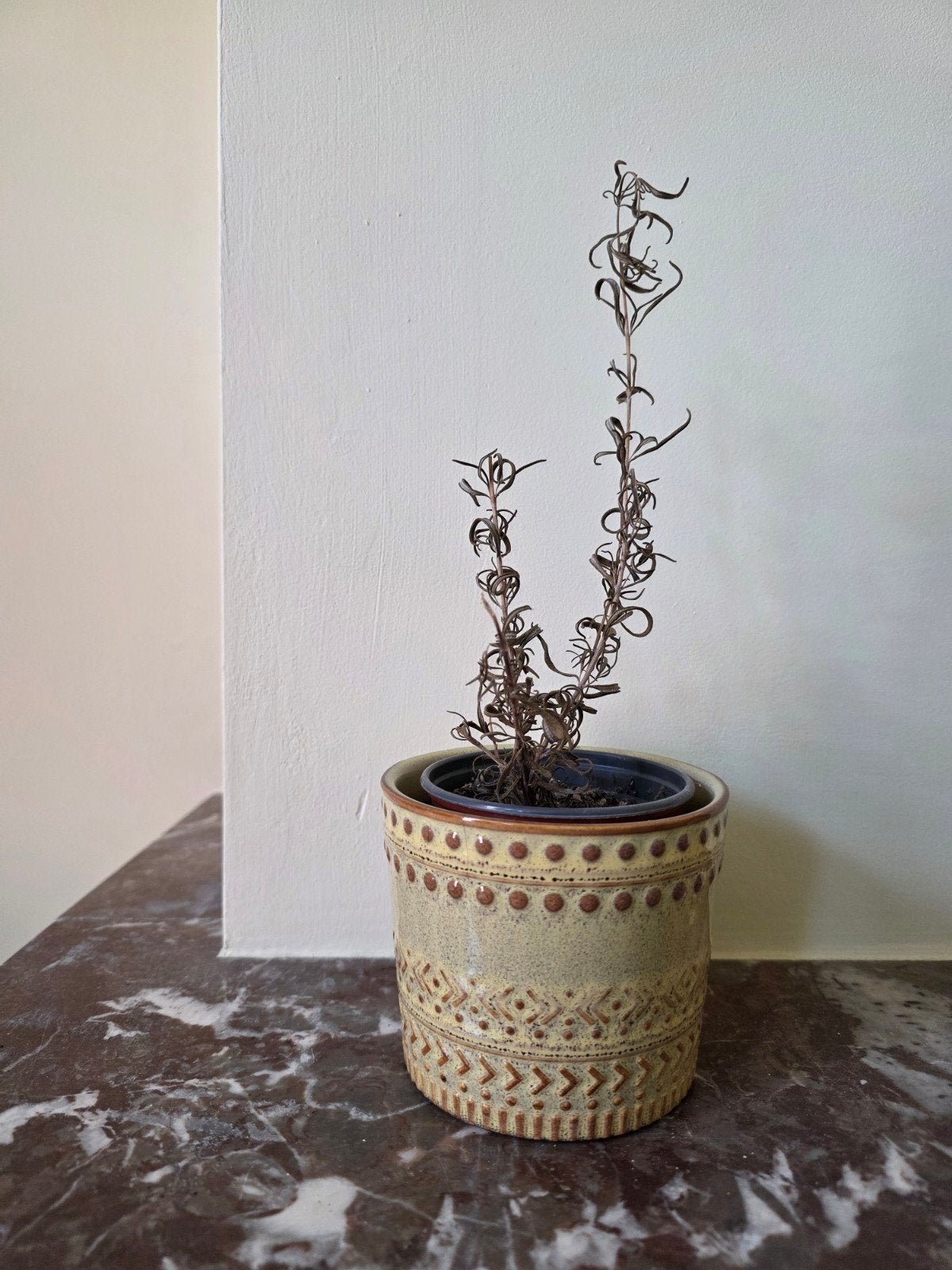 vintage bloempot, Huis en Inrichting, Ophalen of Verzenden, Zo goed als nieuw, Beige, Steen/keramiek