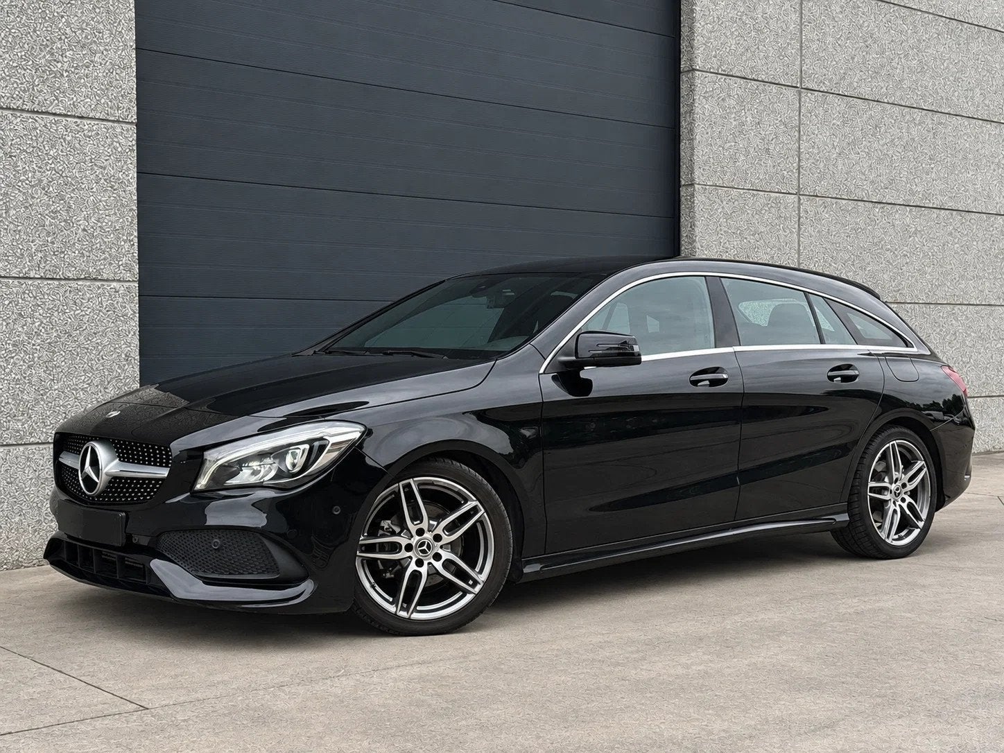 Mercedes-Benz CLA-Klasse 180 Shooting Brake 180 7G-DCT AMG L, Auto's, CLA, 122 pk, Gebruikt, 4 cilinders
