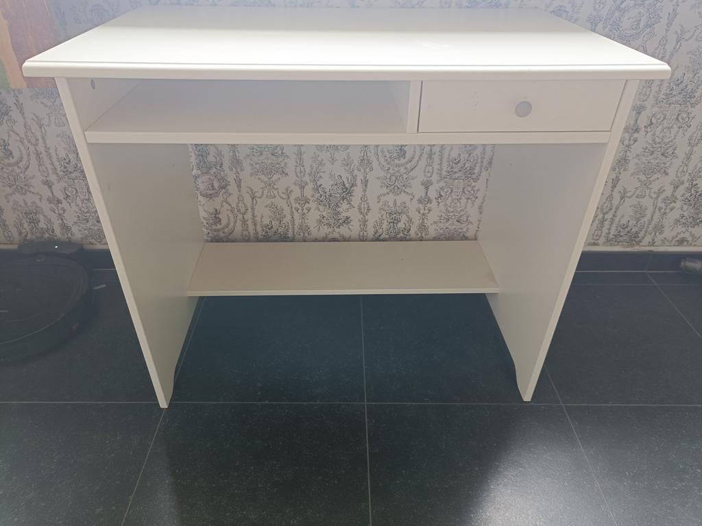 2 bureaux pour enfants, Enlèvement