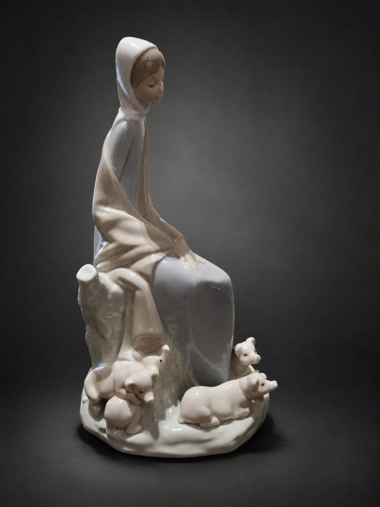Vintage porseleinen beeldje van het merk Nao/Lladro., Antiek en Kunst, Antiek | Porselein, Ophalen