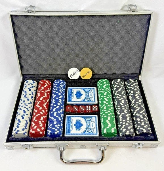 Pokerkoffer 300 chips aluminium koffer kaarten dobbelstenen, Hobby en Vrije tijd, Gezelschapsspellen | Kaartspellen, Een of twee spelers