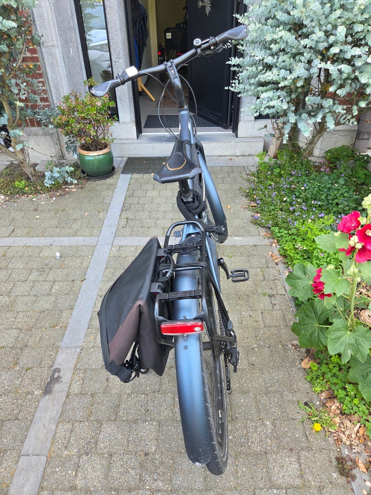 Electr. herenfiets, Enlèvement