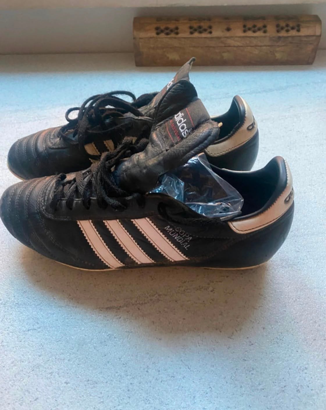 godasse foot adidas, Enlèvement