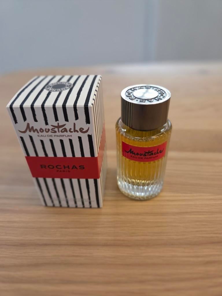 Moustache Rochas — 75 ml — 1 x spray — Présentation complète, Bijoux, Sacs & Beauté, Beauté | Cosmétiques & Maquillage, Enlèvement ou Envoi