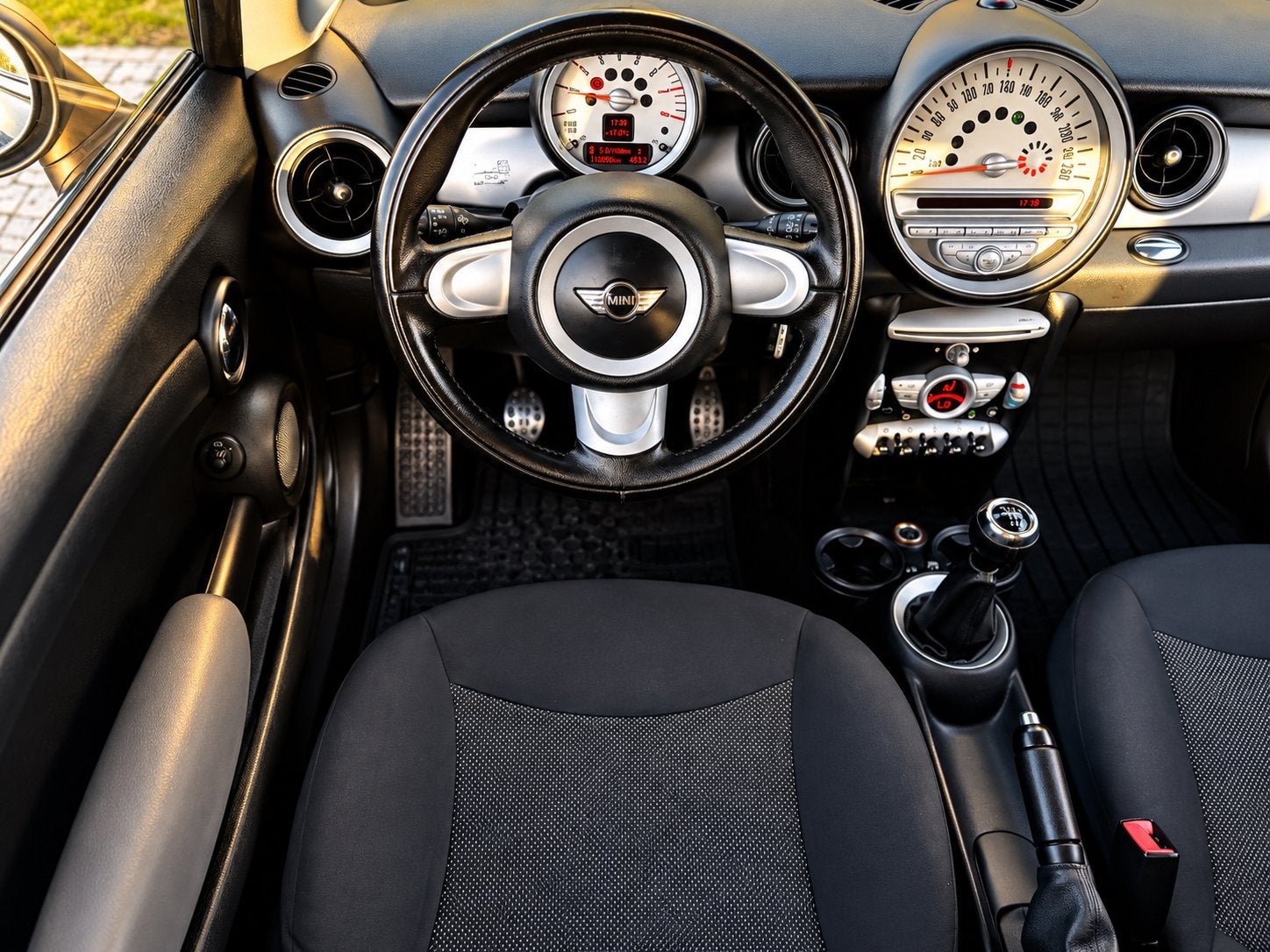 MINI R55 CLUBMAN ONE 1.4i *MANUELLE* CLIMA • 111 000 KM !, Essai à domicile, Achat, 4 portes, Entreprise