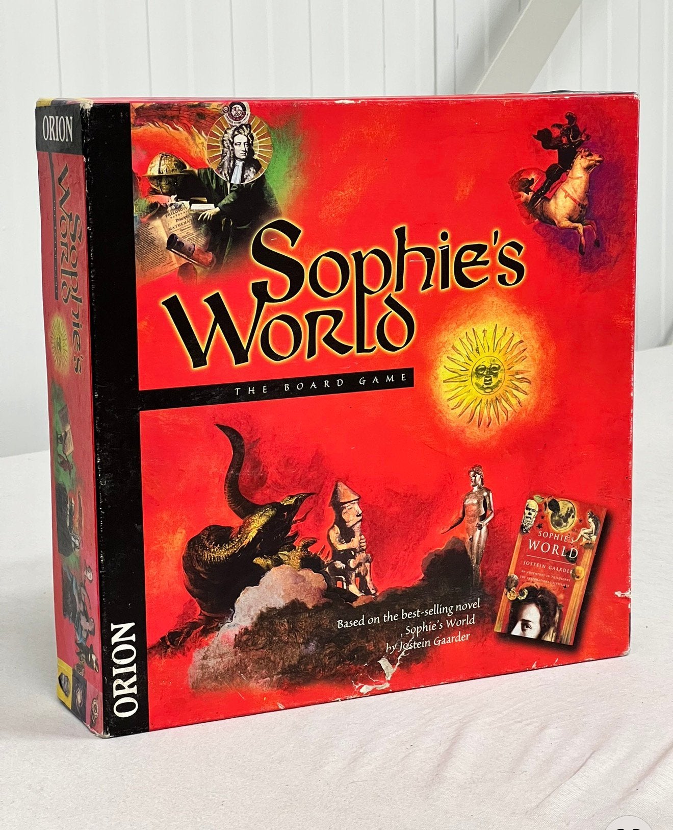 Sophie's World The Board Game 1998 bordspel compleet + doos, Vijf spelers of meer, Ophalen of Verzenden, Zo goed als nieuw