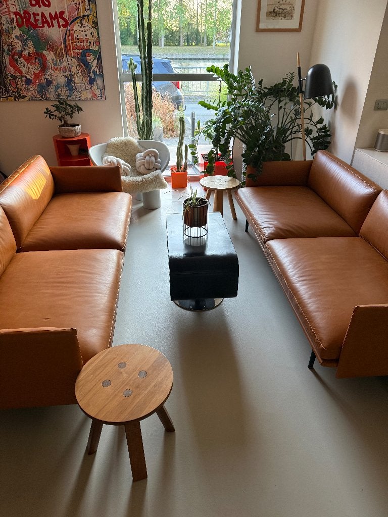 Design Muuto 2 x 3-zit, uitstekende staat, 2 vr prijs van 1, Ophalen, Zo goed als nieuw, Leer, Scandinavisch design, zeer strak van het gekende merk Muuto.