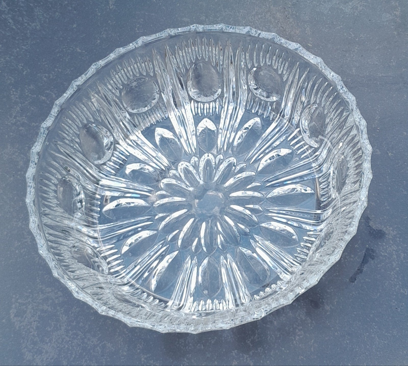 Prachtige schaal 20 cm., Antiquités & Art, Antiquités | Verre & Cristal, Enlèvement ou Envoi