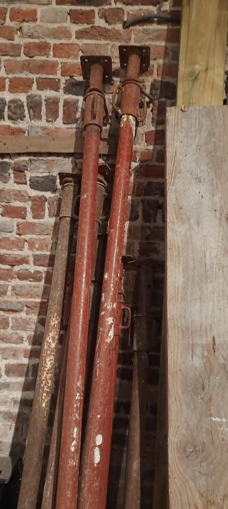 Etançons, pièces d'échafaudage, plancher, tréteaux, Enlèvement