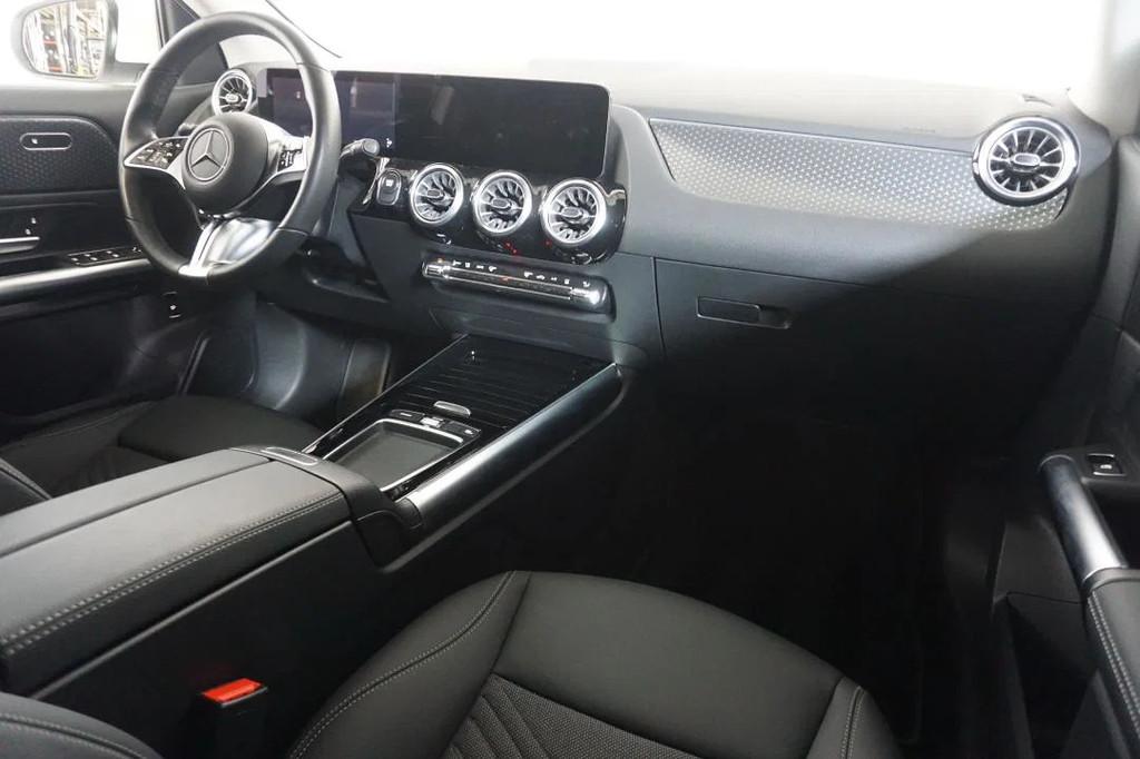 Mercedes-Benz EQA 250 - RIJASSISTENTIE PAKKET - TREKHAAK, Automaat, Gebruikt, Zwart, Adaptive Cruise Control