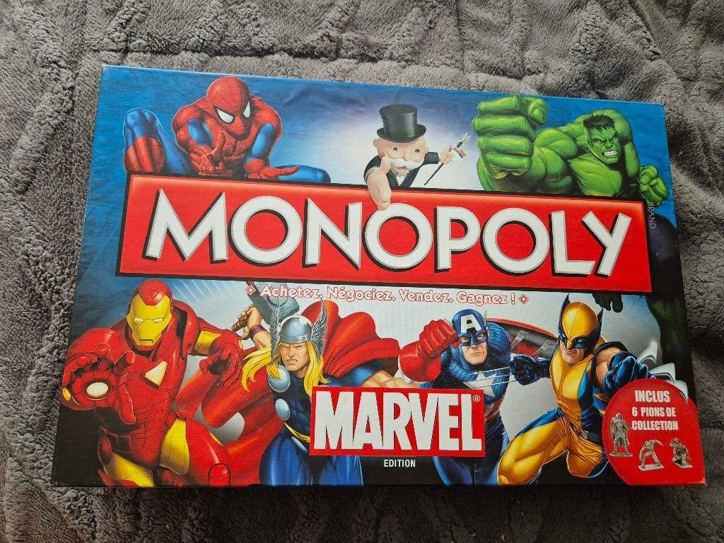 Monopoly avengers, Vijf spelers of meer, Ophalen of Verzenden, Zo goed als nieuw, HASBRO