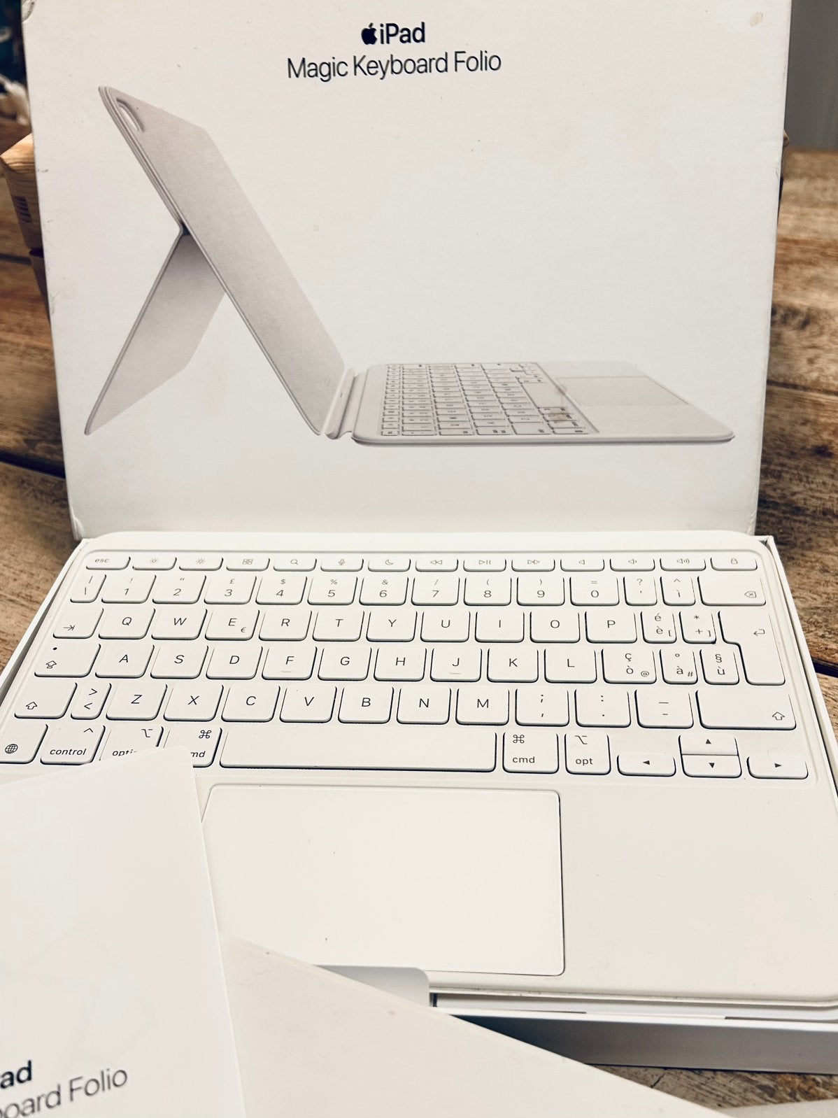 Clavier Folio blanc Magic Keyboard pour iPad 10e génération, Informatique & Logiciels, Enlèvement ou Envoi, Comme neuf, Qwerty