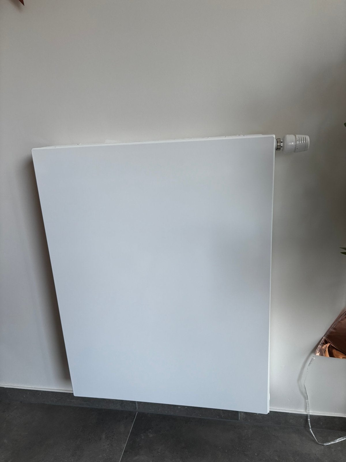 Radiator met omkasting, Ophalen, Radiator, Zo goed als nieuw, 60 tot 150 cm