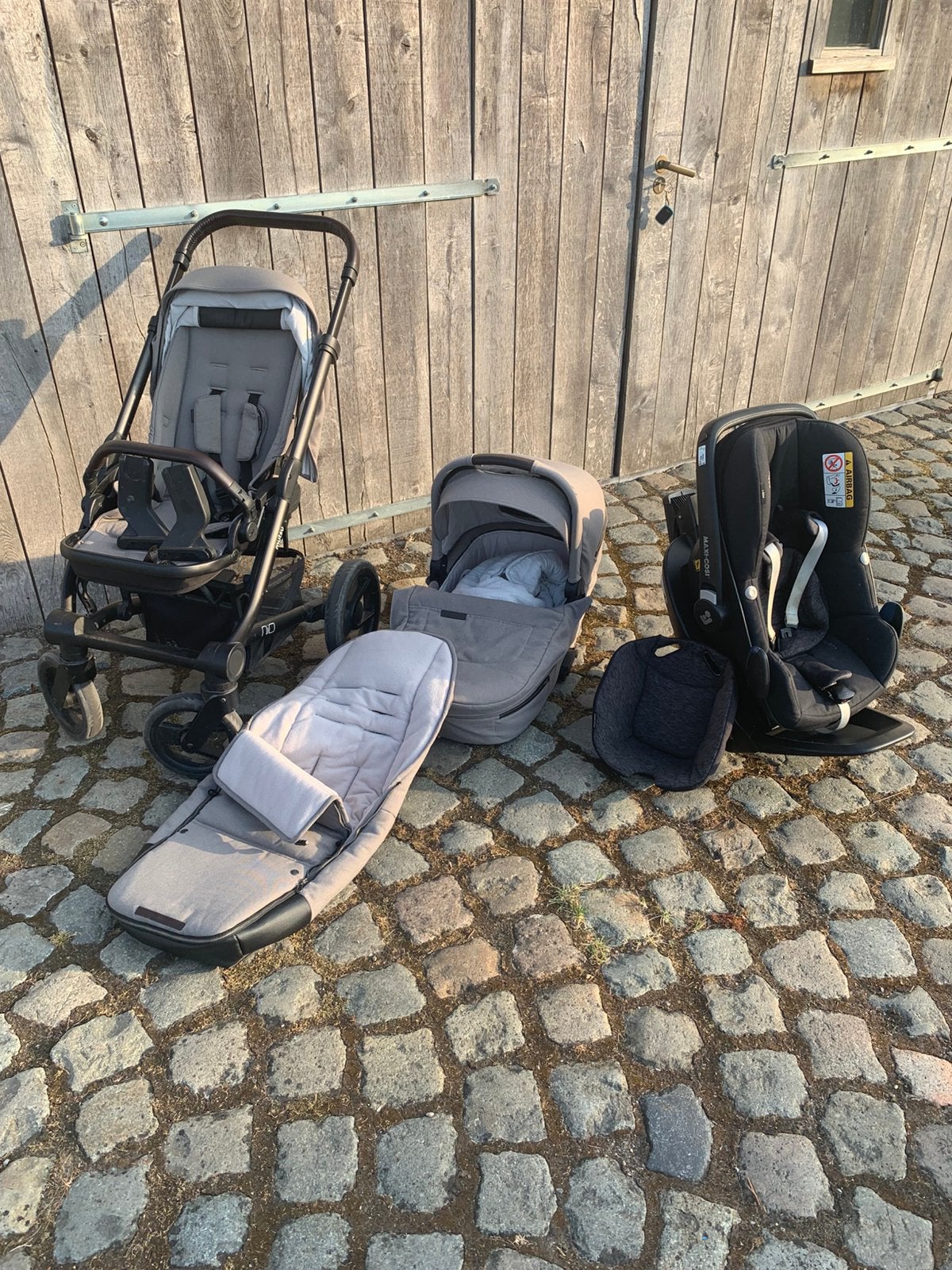 Complete start set: mutsy nio en maxi cosi met autobase, Enlèvement, Comme neuf, Mutsy