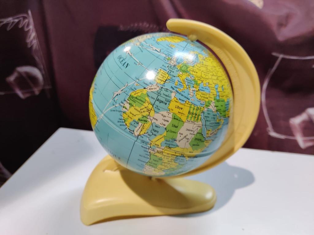 Vintage mini globe wereldbol blik MS West Duitsland, Ophalen of Verzenden, Gebruikt