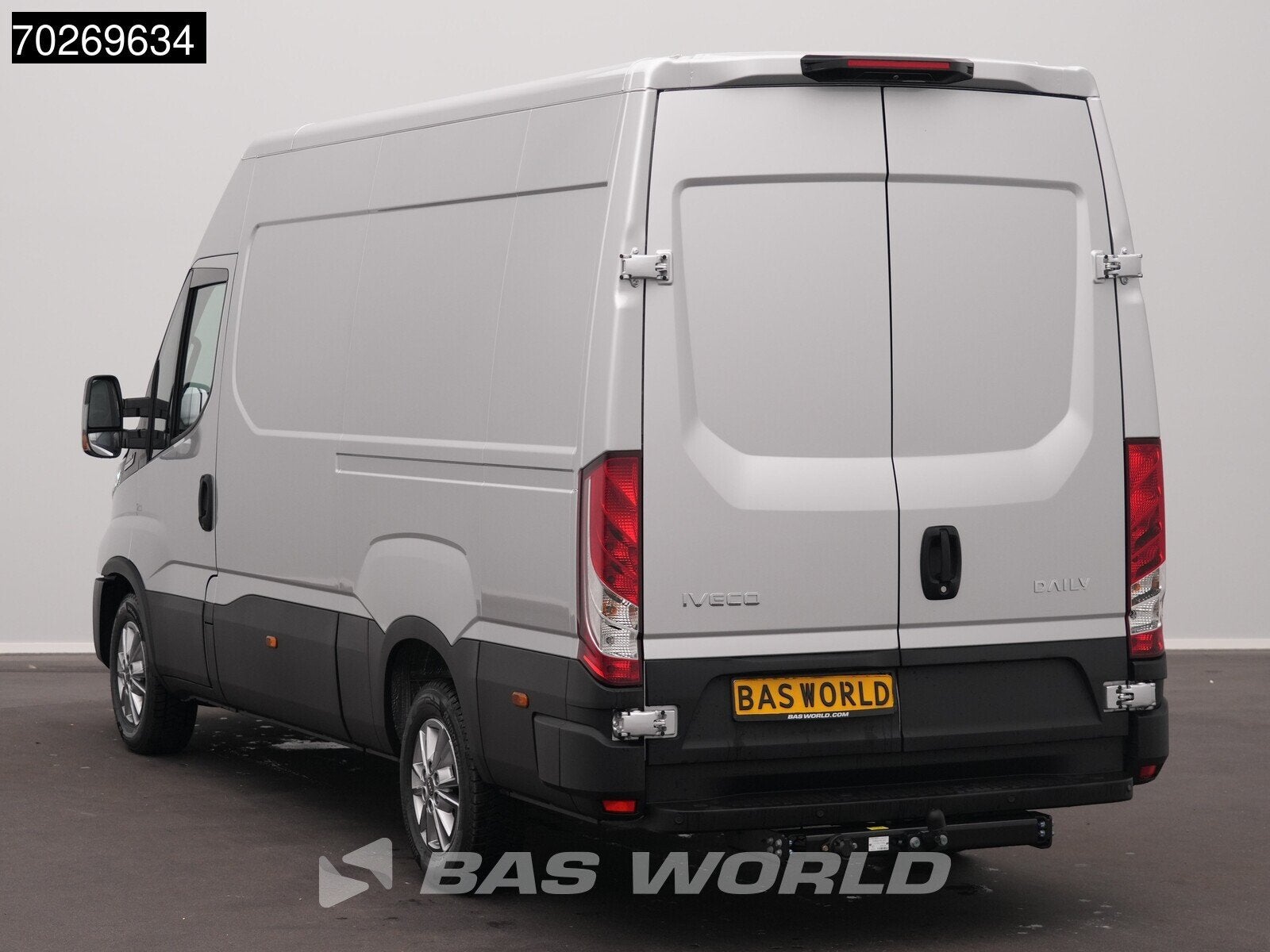 Iveco Daily 35S21 BPM VRIJ! 3.0L Automaat 210PK 3,5t Trekhaa, Auto's, Stof, Euro 6, 4 cilinders, Iveco