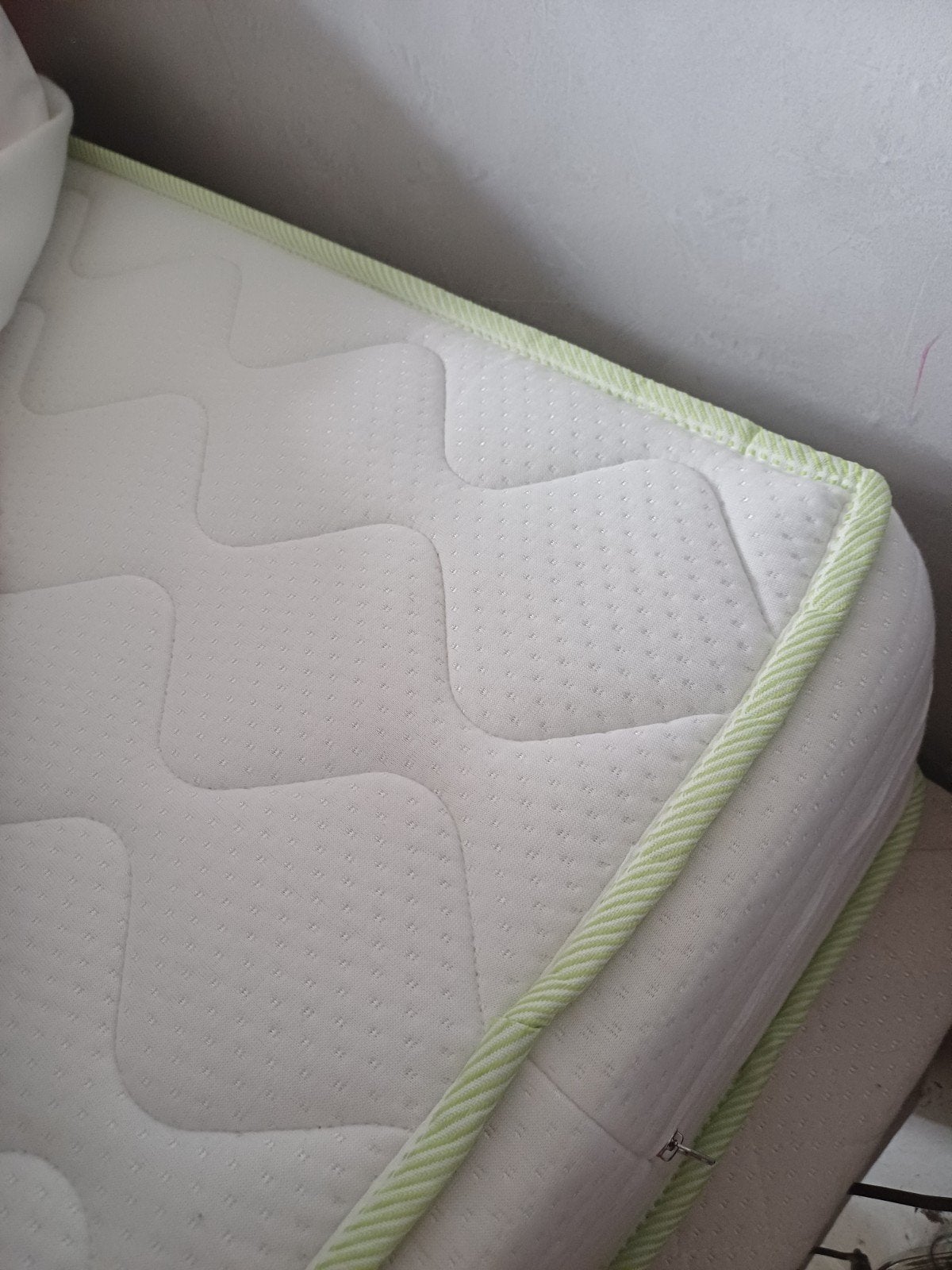 vends sommier et matelas, Enlèvement, Deux personnes, Sommier