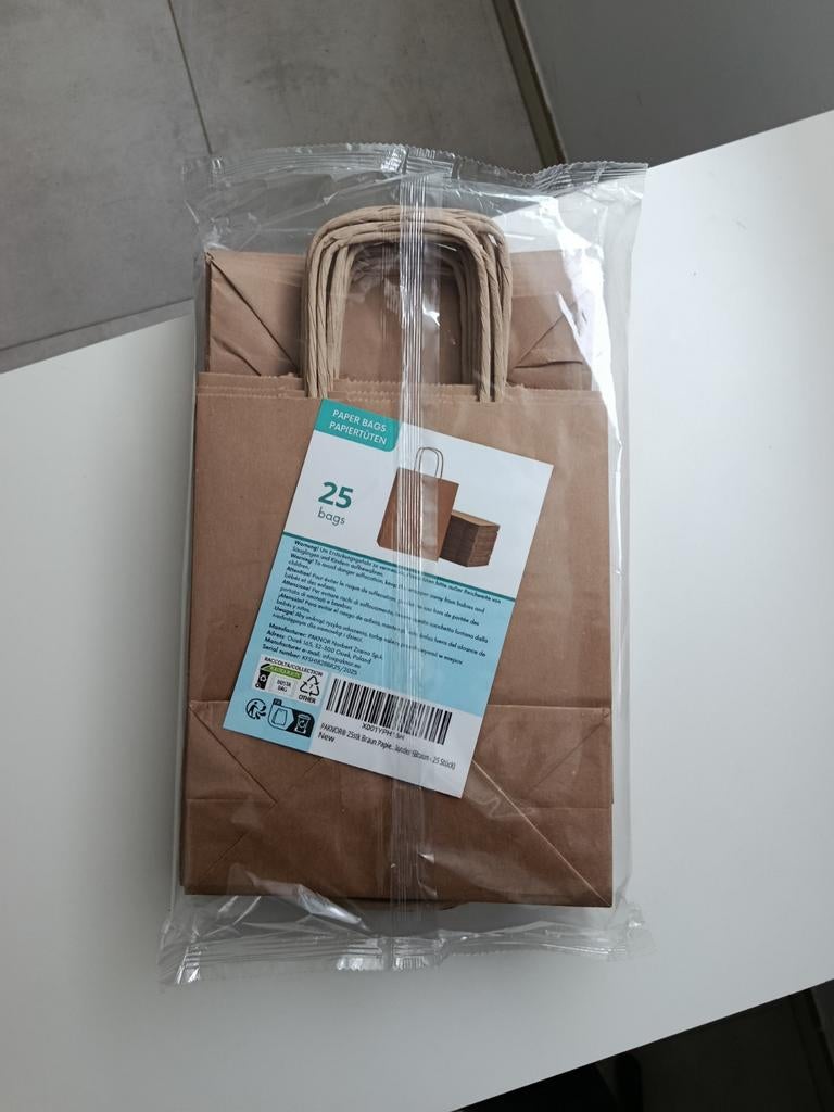 20 sacs en papier, Enlèvement