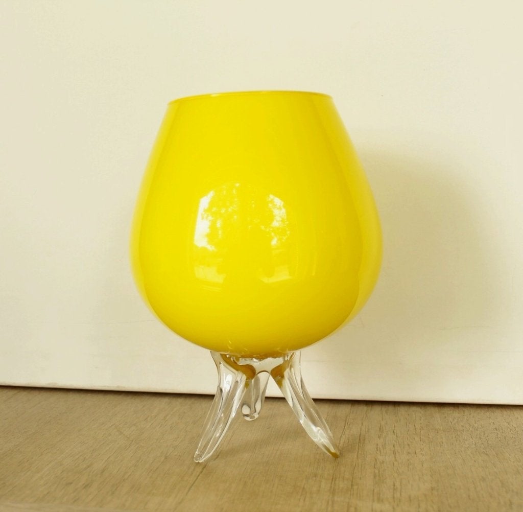 Vase tripode Empoli en verre opale jaune, MCM Italie 60/70, Verre, 22 cm, Jaune, Enlèvement ou Envoi