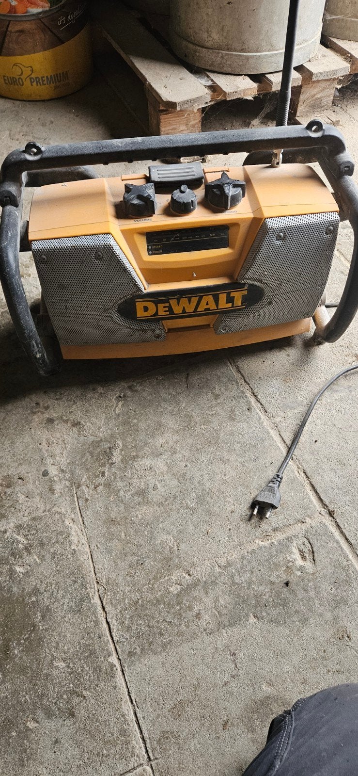 werfradio dewalt, Ophalen