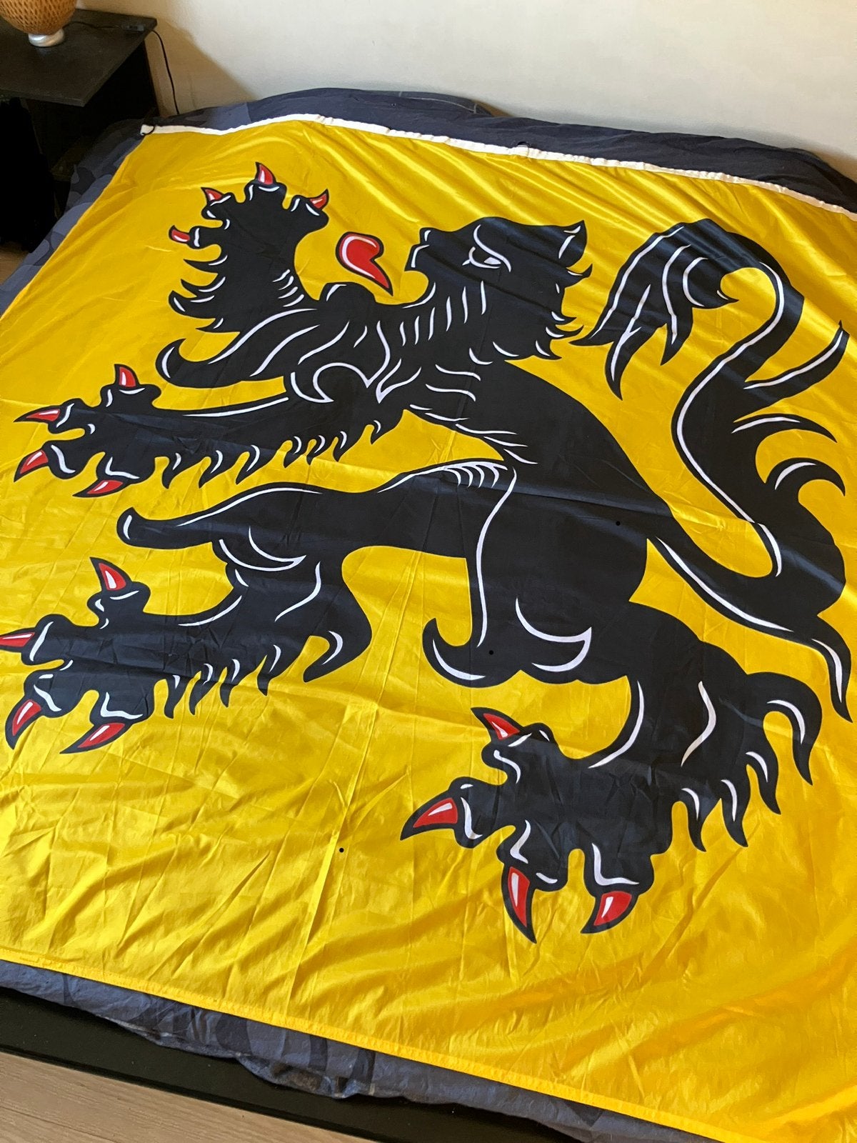 Drapeau flamand original Waelkens (200 x 200 cm) — état neuf, Enlèvement ou Envoi, Neuf