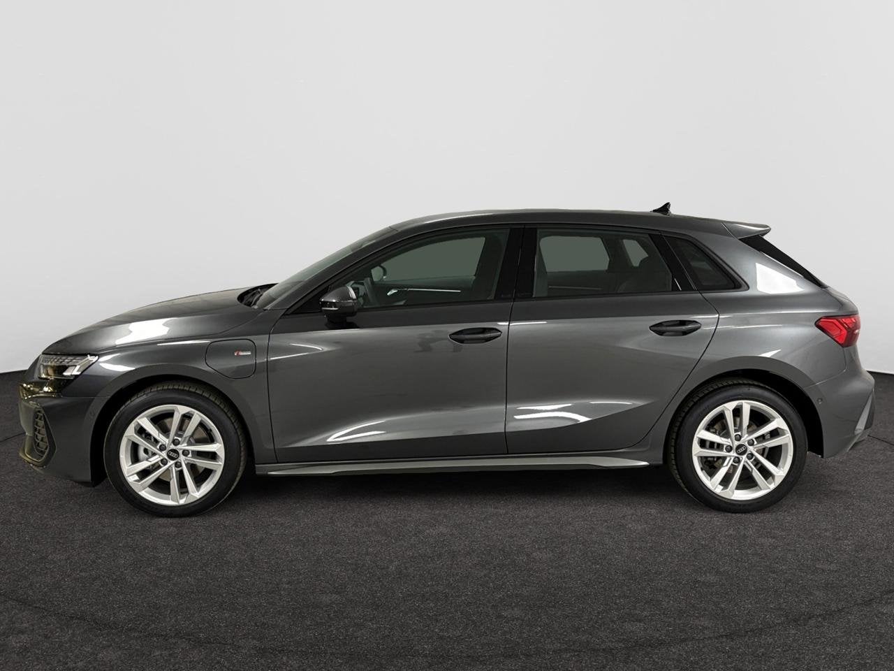 Audi A3 Sportback PHEV 40 TFSI e S line S tronic (150 kW), Auto's, Automaat, Geheel digitaal combi-instrument, Zilver of Grijs