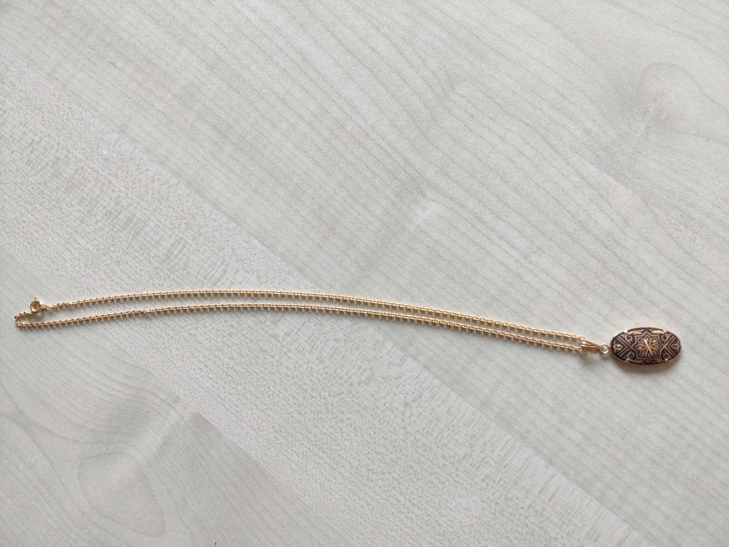 Fijne ketting met hanger., Bijoux, Sacs & Beauté, Enlèvement ou Envoi, Neuf, Noir, Avec pendentif