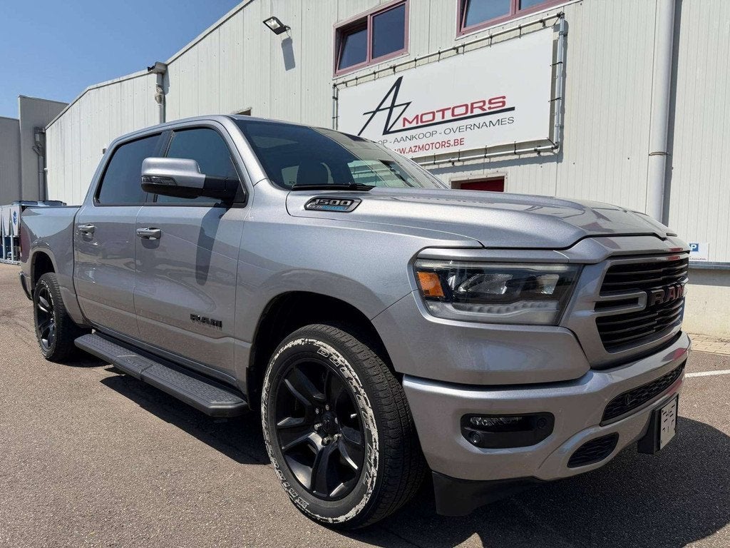 Dodge RAM 5.7L V8 HEMI RAM 1500 Sport LPG/Pano/Keyless/Incl, Auto's, Automaat, 4 deurs, Gebruikt, 2535 kg
