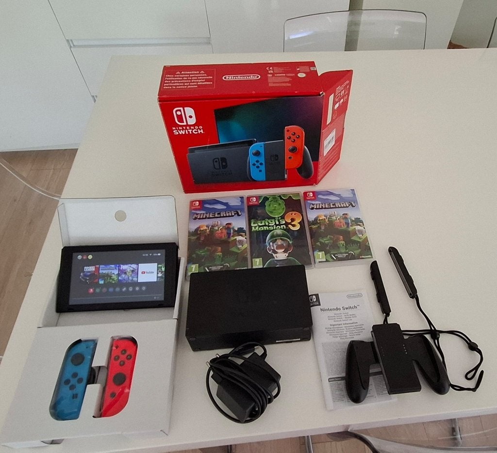 Nintendo Switch + 2 jeux + accessoires + boîte, Games en Spelcomputers, Spelcomputers | Nintendo Switch, Zo goed als nieuw, Switch 2019 Upgrade