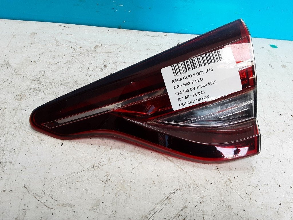 PANNEAU ARRIÈRE DROIT AVEC LAMPE Renault Clio V (RJAB), Renault, Mevr. I. Hauben, Utilisé, Rue de l'Espoir 34 34
4030  GRIVEGNÉE, BE