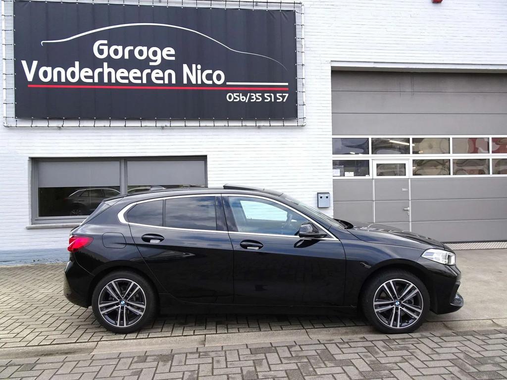 BMW 1 Serie 118 i 5d. PANODAK,CAMERA,CARPLAY,LEDER,HEAD-UP,C, 100 kW, 1 Reeks, Gebruikt, Lichtsensor