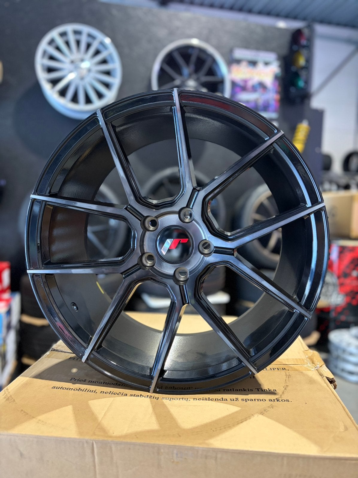 19” Japan racing jr30 gloss black/polished front, Enlèvement