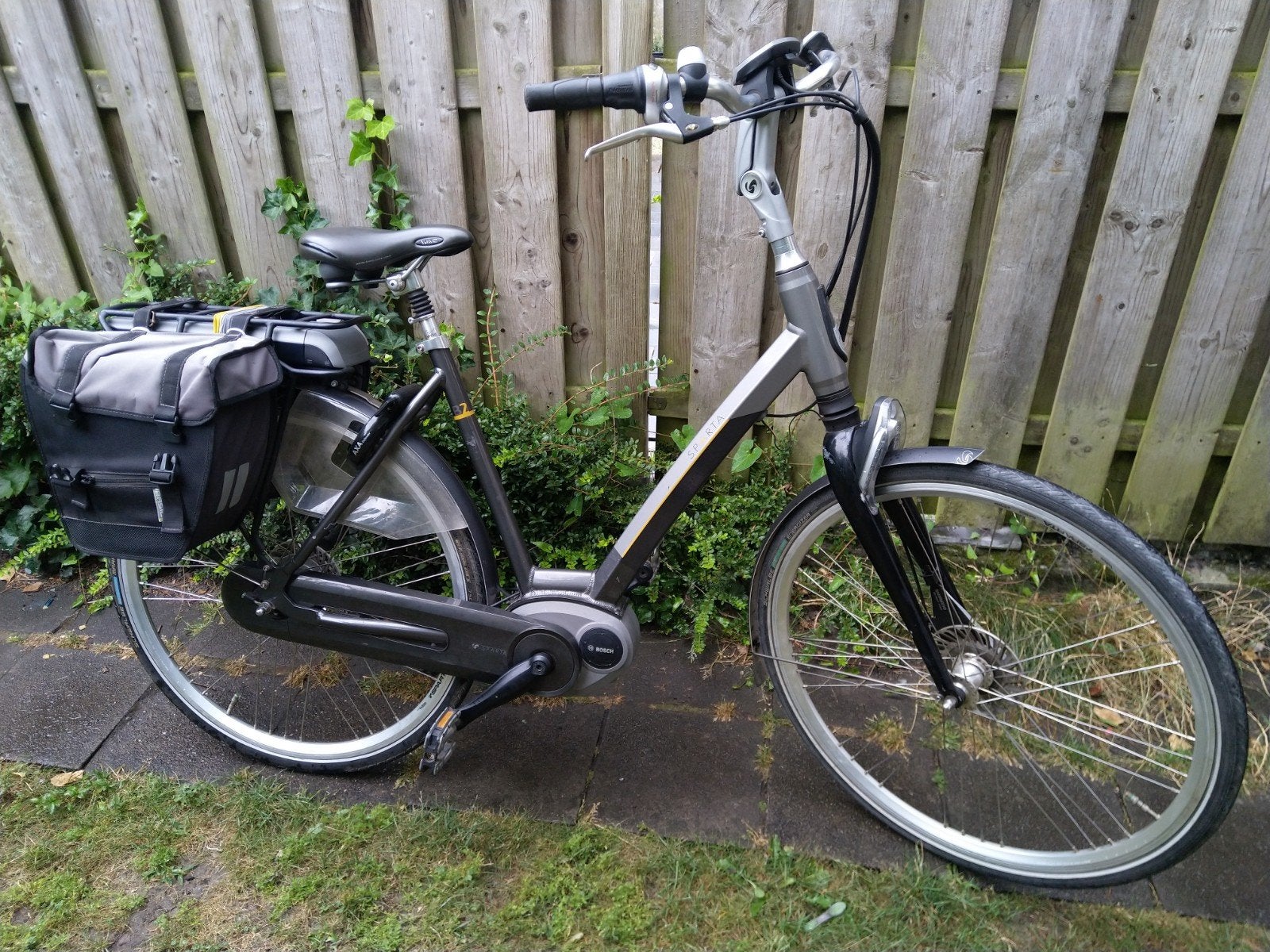 Vélo électrique Sparta B2 28 pouces, Vélos & Vélomoteurs, Vélos électriques, Utilisé, Sparta, 51 à 55 cm, 50 km par batterie ou plus