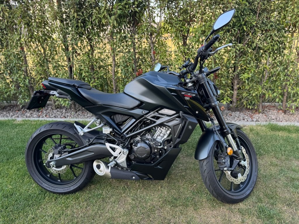 Honda CB125R ABS + LED - 1036 km – Fabrieksgarantie, Motoren, Nieuw, Particulier, 125 cc, 11 kW of minder