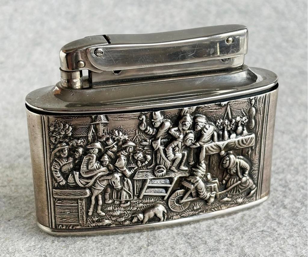 Magnifique briquet argenté en mylflam, Enlèvement, Argent