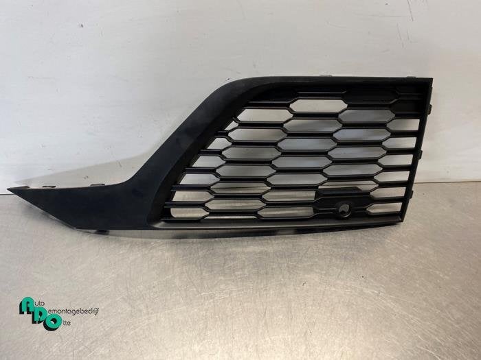 Pare-chocs grille d'un Audi Q7 (Q7 15-), -, 3 mois de garantie, Audi, Utilisé