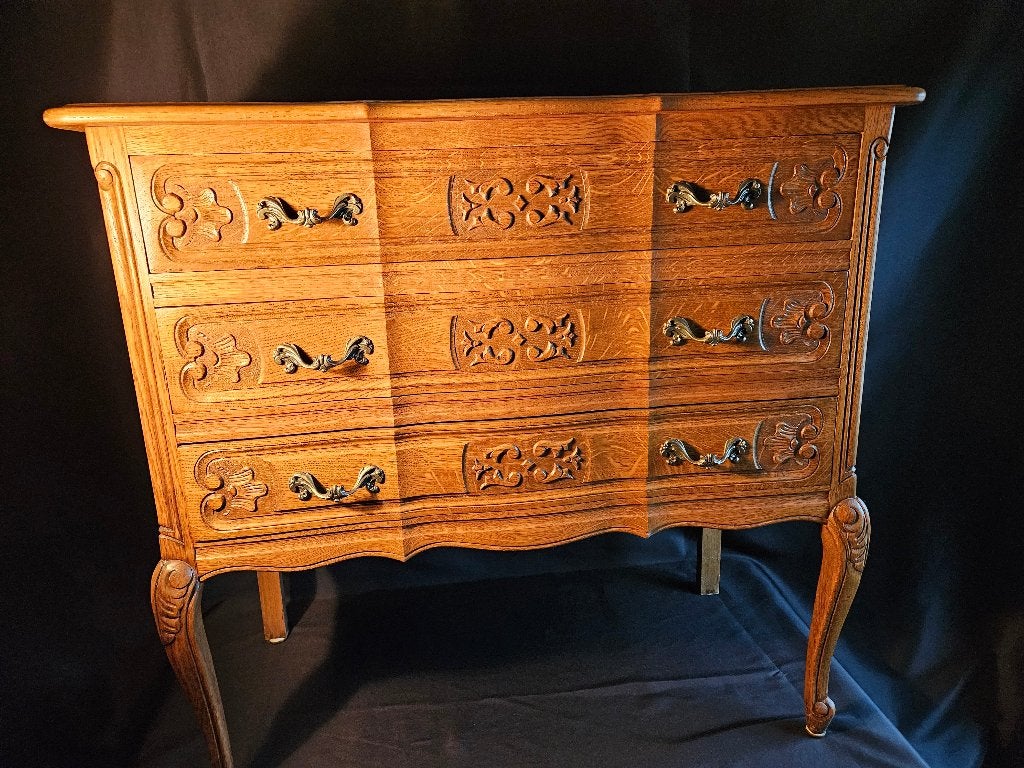 Élégante robe/commode française en chêne - Style Louis XV, Maison & Meubles, 3 ou 4 tiroirs, 25 à 50 cm, Moins de 100 cm, Enlèvement
