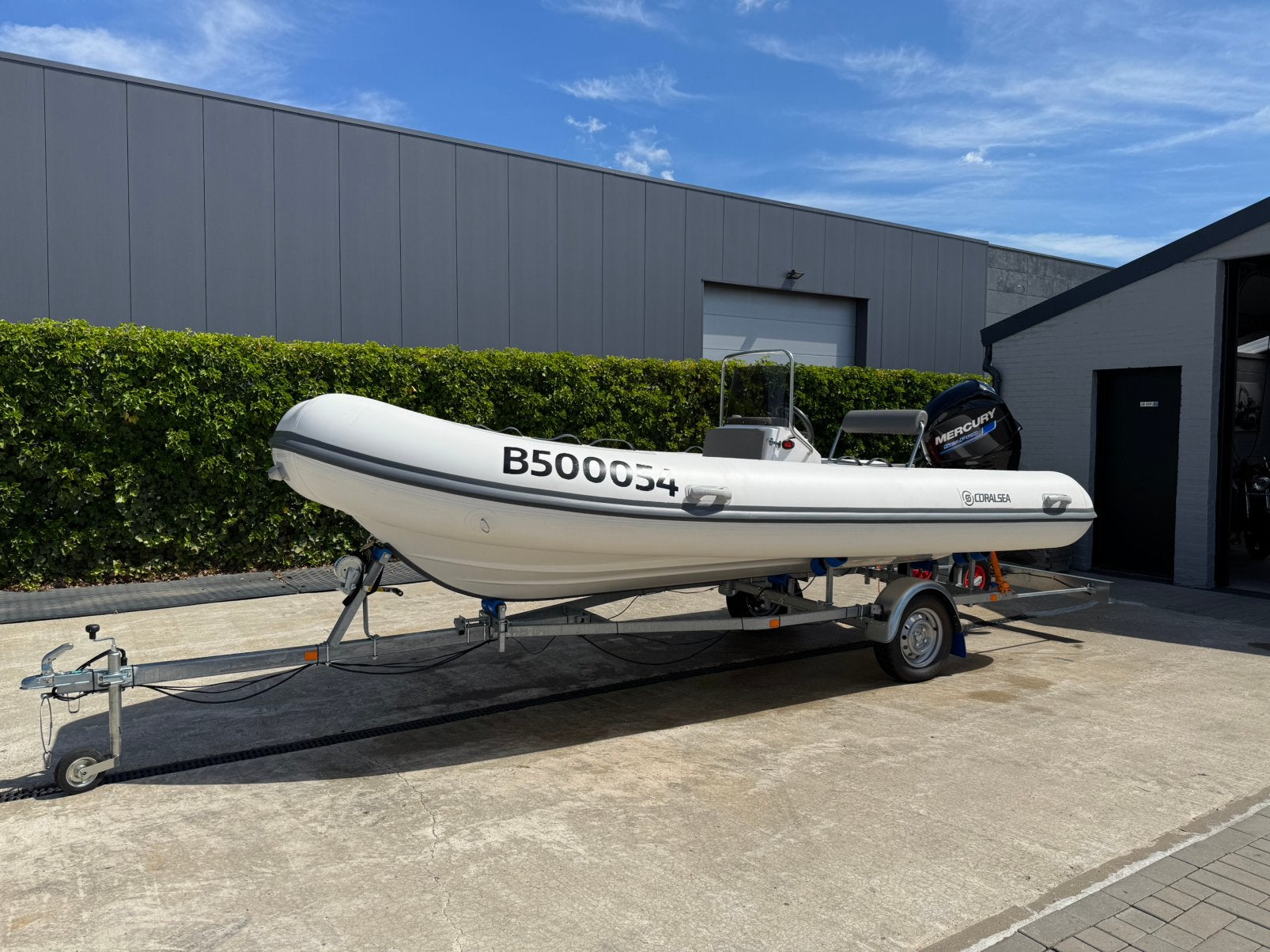 Zodiac Coralsea, Sports nautiques & Bateaux, Bateaux à moteur & Yachts à moteur, Neuf, Polyester, Essence, Moteur hors-bord, Remorque