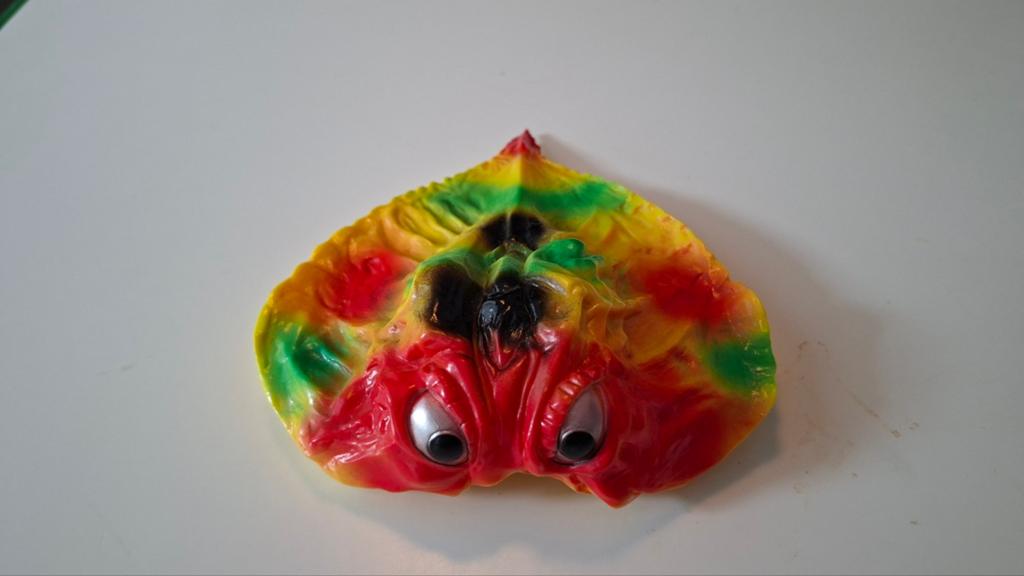 Forme volante d'Hedorah, Kaiju, 
1971 et 2012, Enlèvement ou Envoi