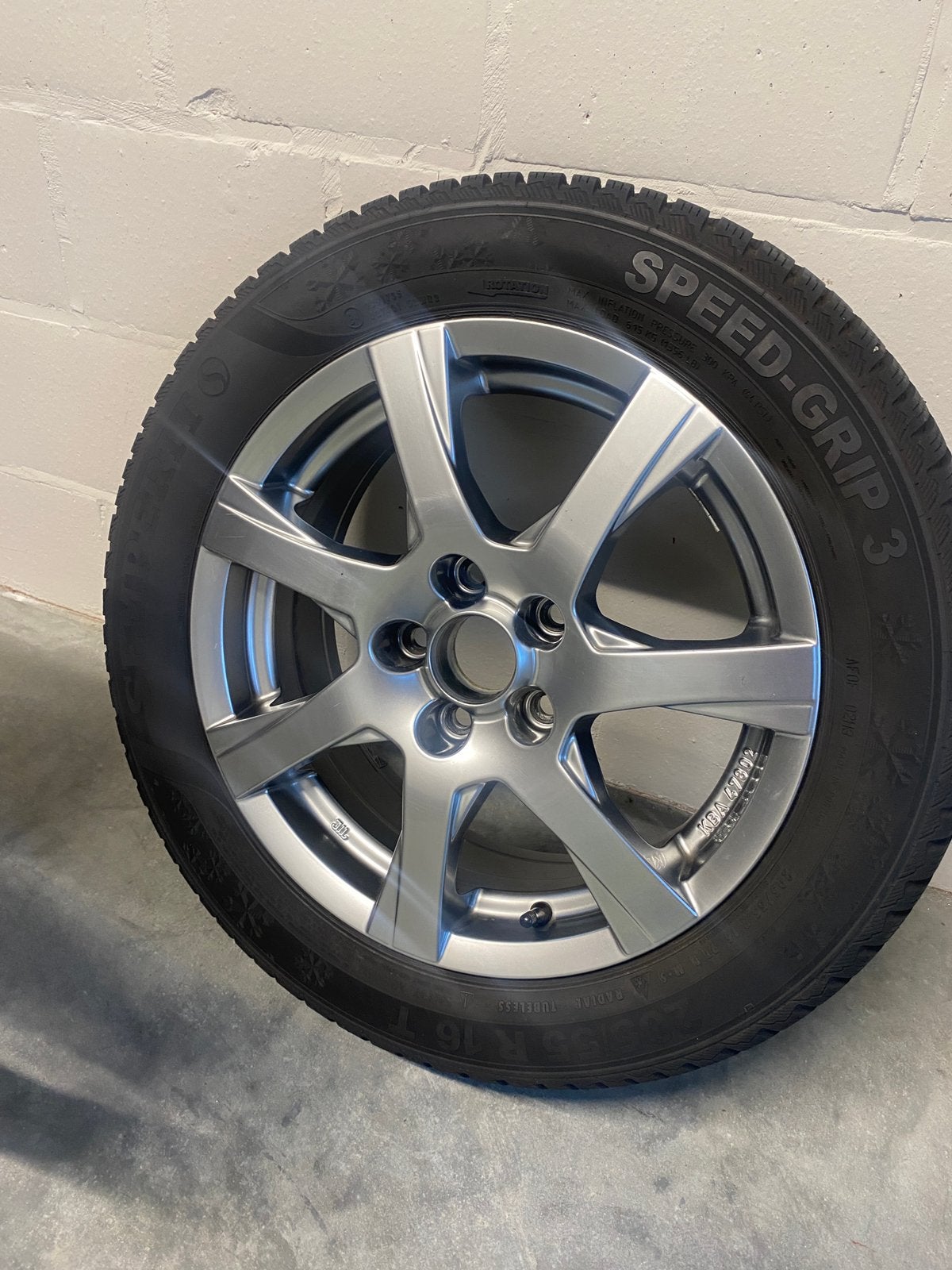 Nieuwe winterbanden op 16inch velgen, Autos : Pièces & Accessoires, Enlèvement, Pneus hiver, Pneu(s)