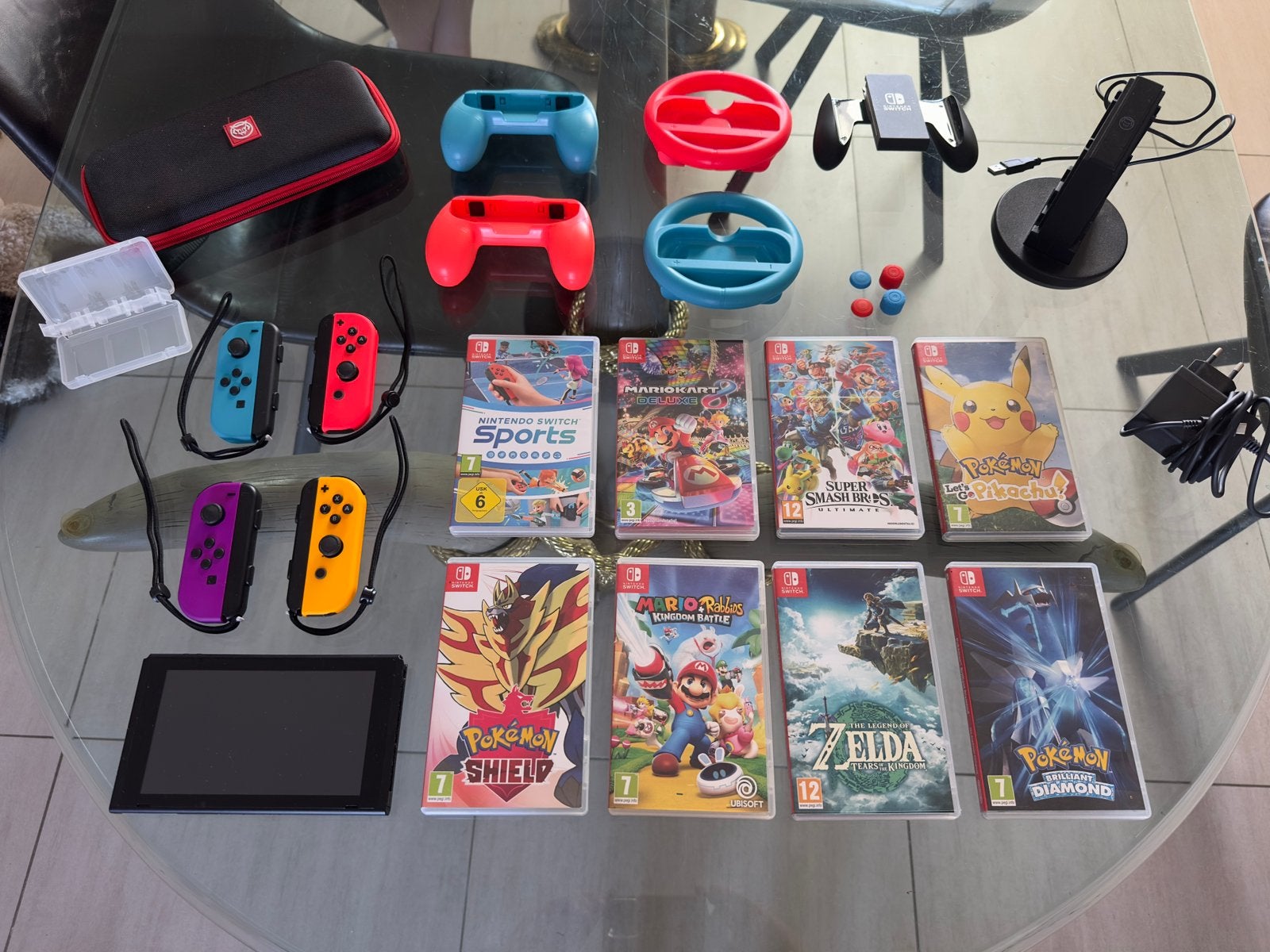Nintendo Switch 3 jaar oud, 8 spellen en accessoires, Ophalen, Zo goed als nieuw