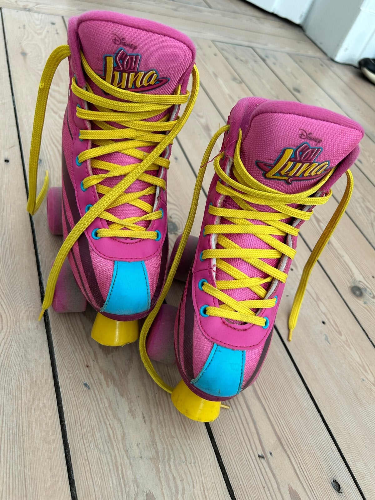 Disney rolschaatsen 32/33, Ophalen of Verzenden, Gebruikt, Kinderen