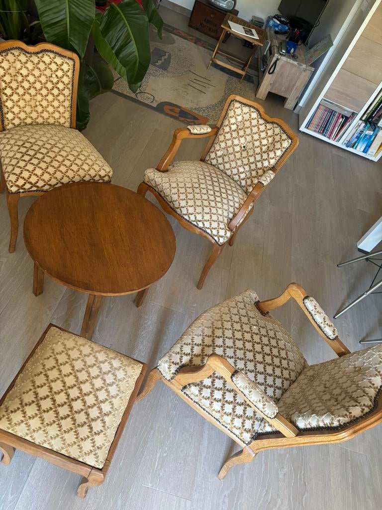 Ensemble de 2 chaises avec 2 fauteuils et une table, Enlèvement