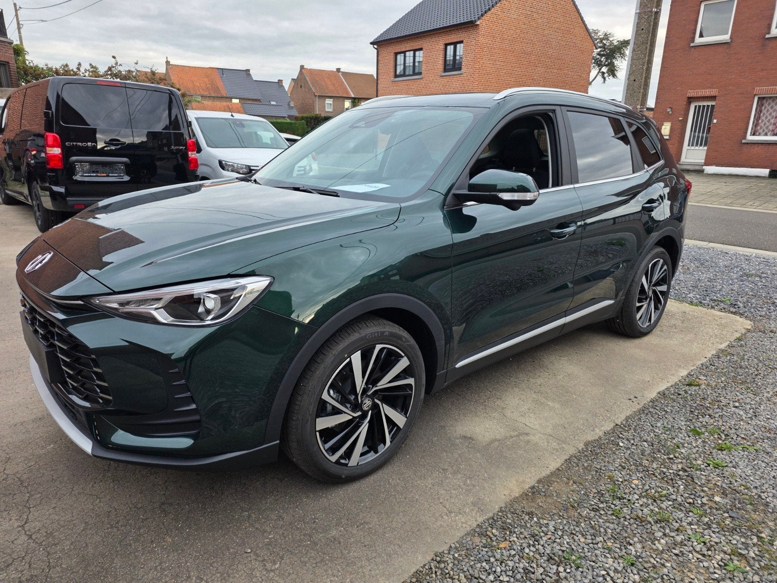 MG ZS LUXURY 1.5 T HYBRID 197PK AUTOMAAT PANODAK 2026, Auto's, Automaat, ZS, Bedrijf, 5 zetels