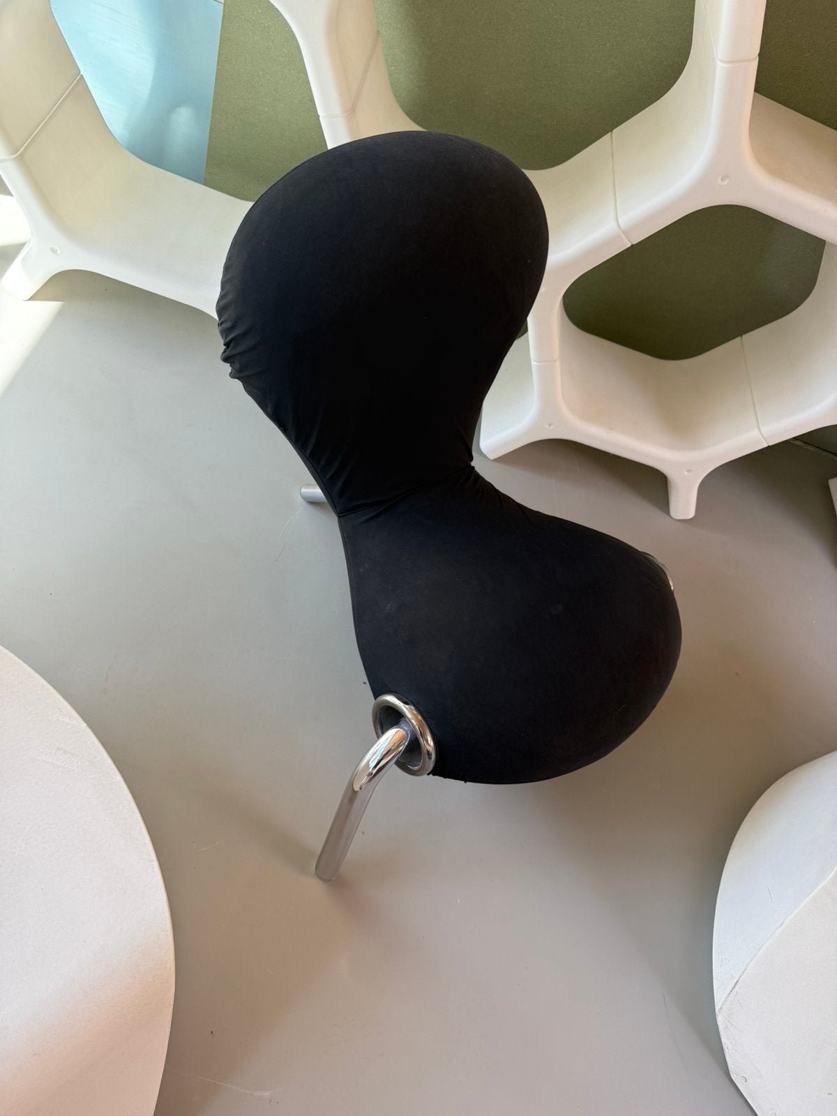 Embryo Chair design Marc Newson, Antiquités & Art, Enlèvement, Chaise, Noir, Textile