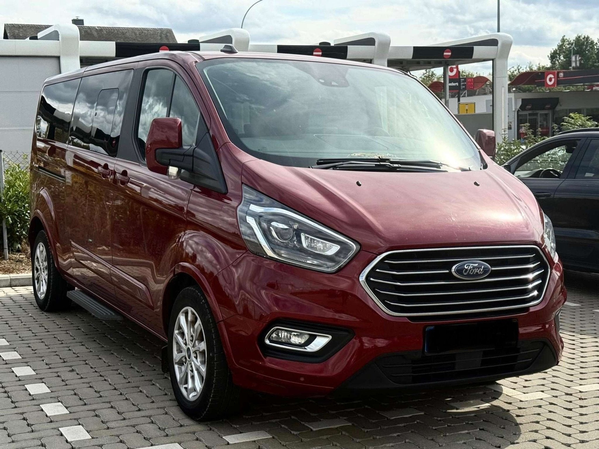 Ford Tourneo Custom 2.0 TDCi Titanium X 185cv 8 places DOUBL, Autos, Ford, Rouge, Achat, Boîte manuelle, 5 portes