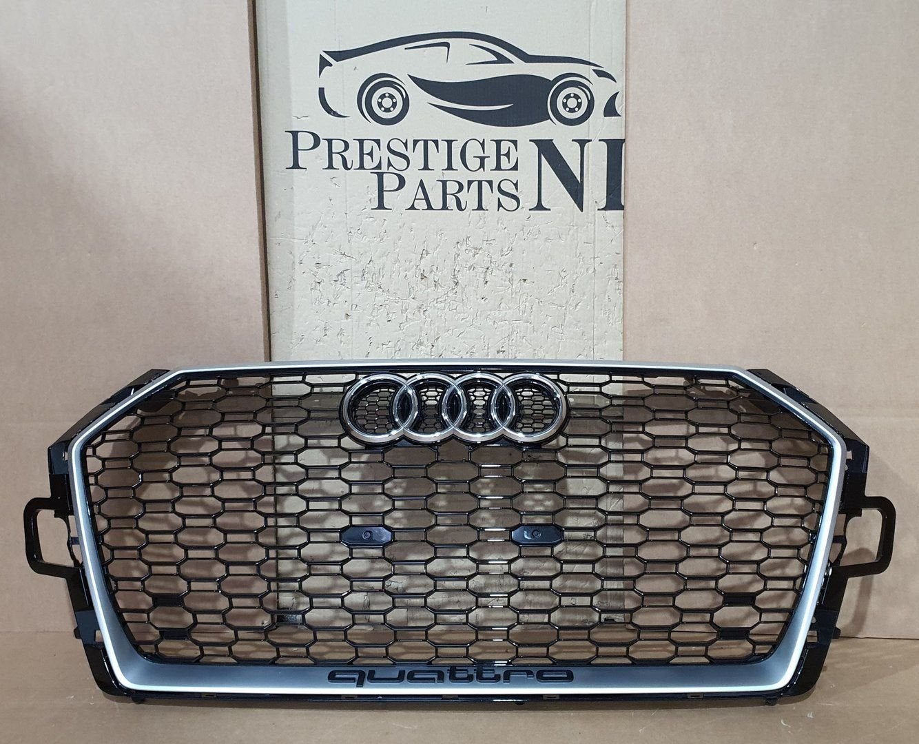 Grill Audi A4 8W B9 RS4 ORIGINEEL GRILLE bj.2016-2019 RS 4, Gebruikt, -, Voor, -