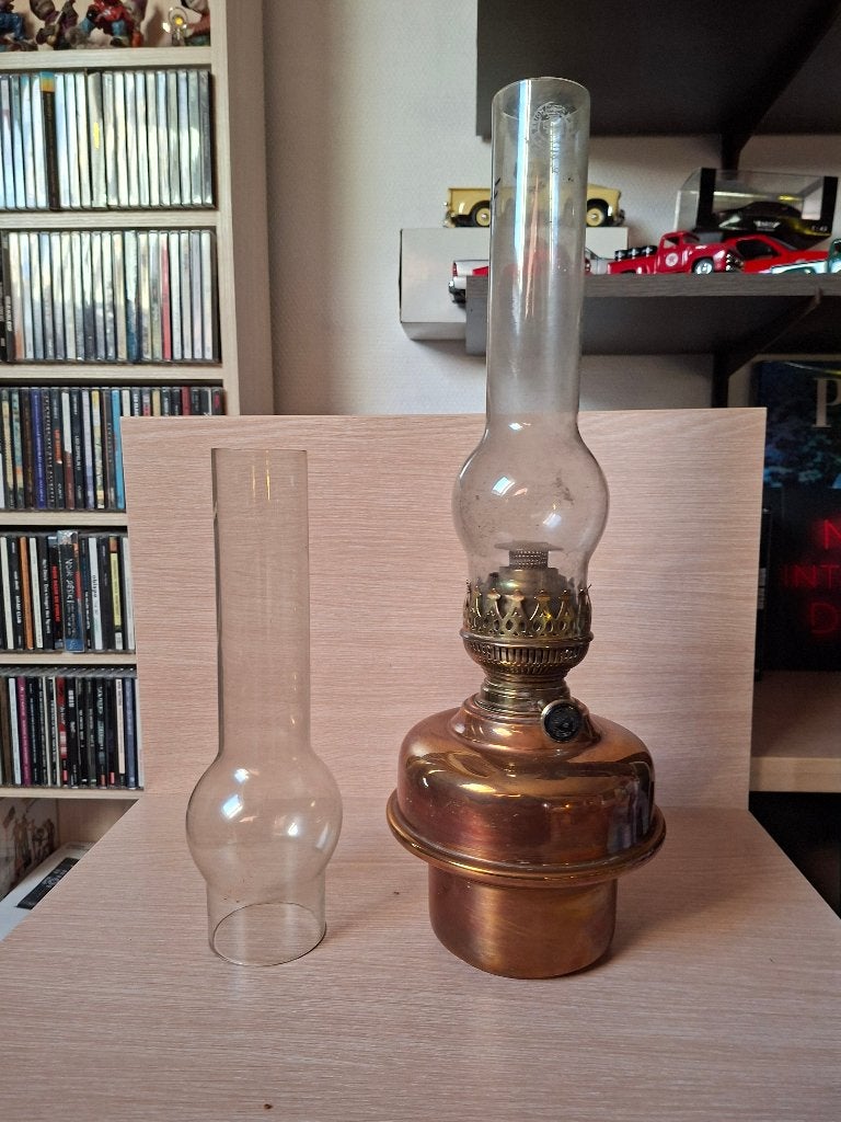 Lampe a pétrole en cuivre + verre, Antiquités & Art, Enlèvement, Cuivre