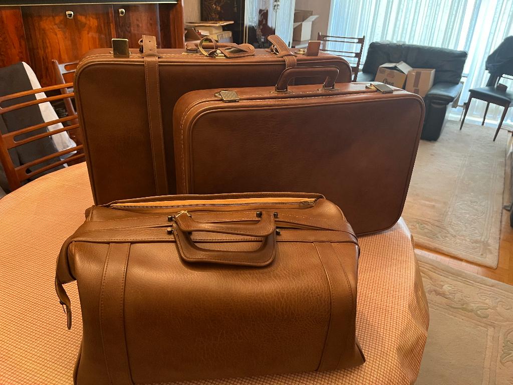Set de bagage brun foncé en bon état, Enlèvement, Comme neuf, Autres matériaux, Clé